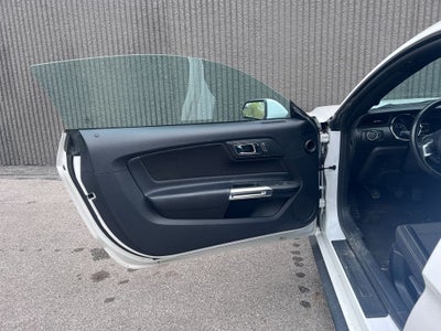 2016 Ford Mustang V6