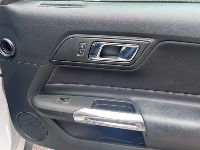 2016 Ford Mustang V6