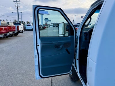 2011 Ford E-450SD Base DRW