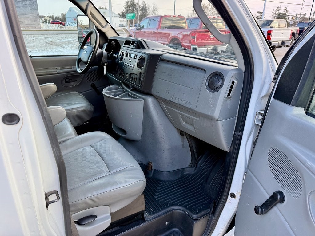 2011 Ford E-450SD Base DRW