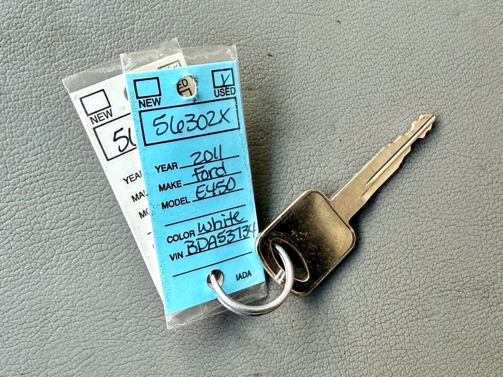 2011 Ford E-450SD Base DRW