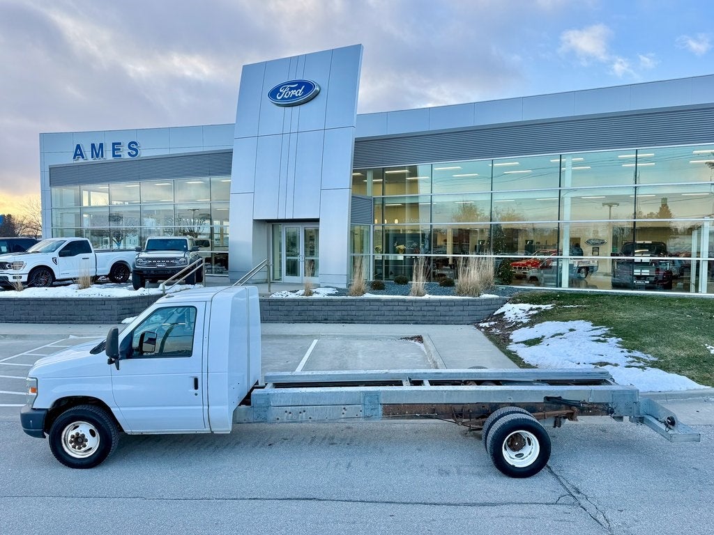 2011 Ford E-450SD Base