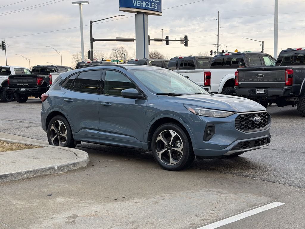 2025 Ford Escape Hybrid ST-Line Elite