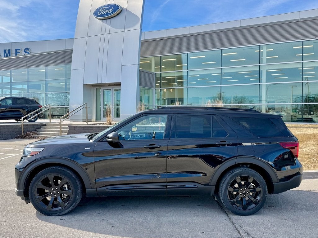 2022 Ford Explorer ST-Line