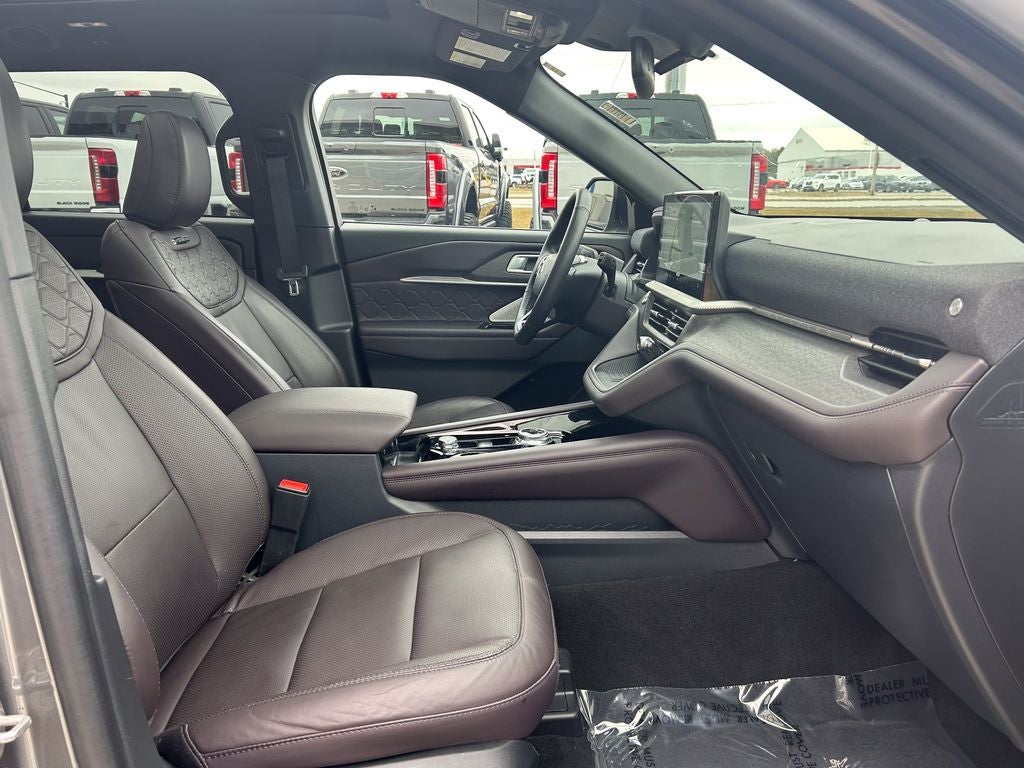 2025 Ford Explorer Platinum