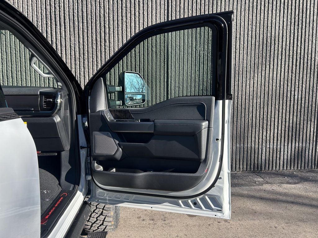 2026 Ford F-250SD Black Widow