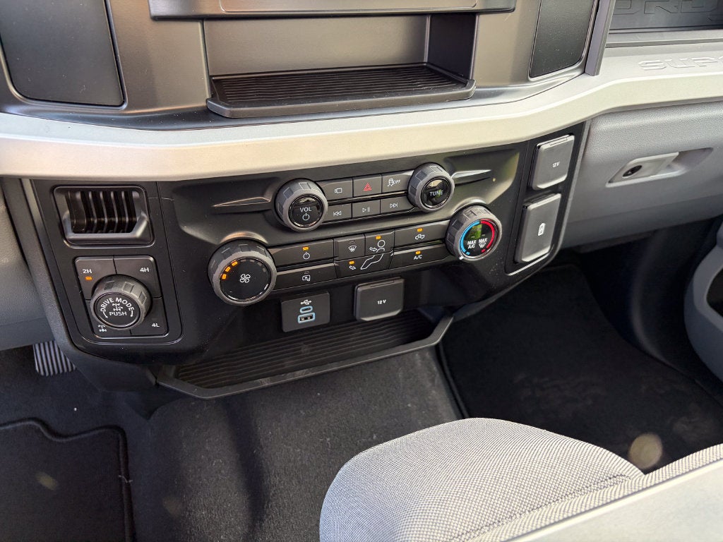 2027 Ford F-350SD XL