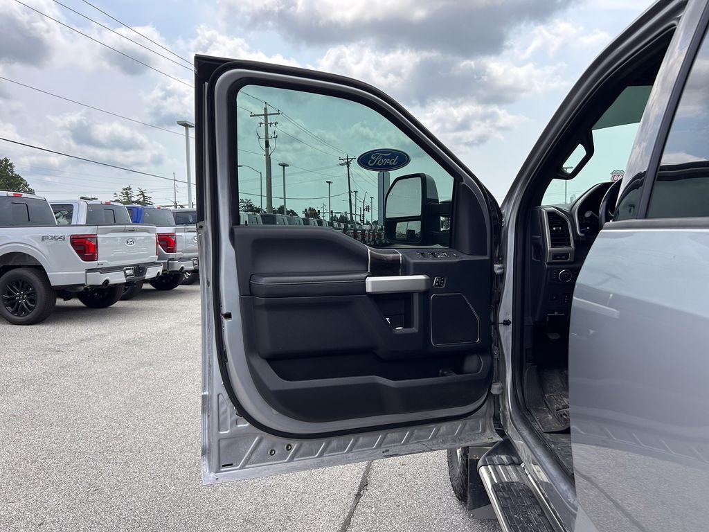2022 Ford F-350SD Lariat