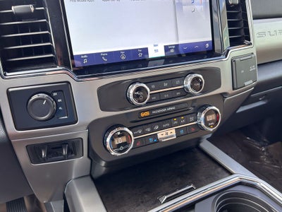 2022 Ford F-350SD Lariat
