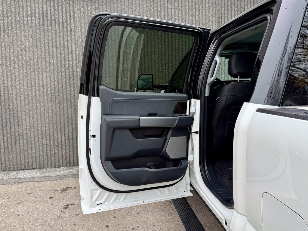 2026 Ford F-350SD Black Widow