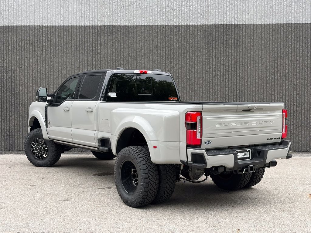 2026 Ford F-350SD Platinum Black Widow DRW