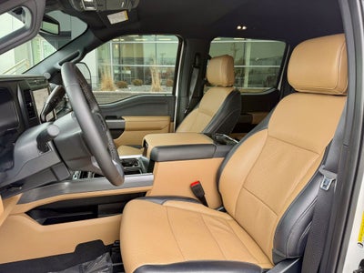 2025 Ford F-350SD Lariat DRW