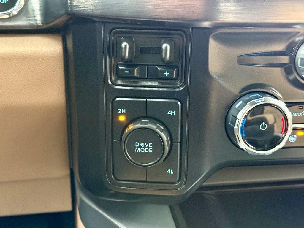 2025 Ford F-350SD Lariat DRW