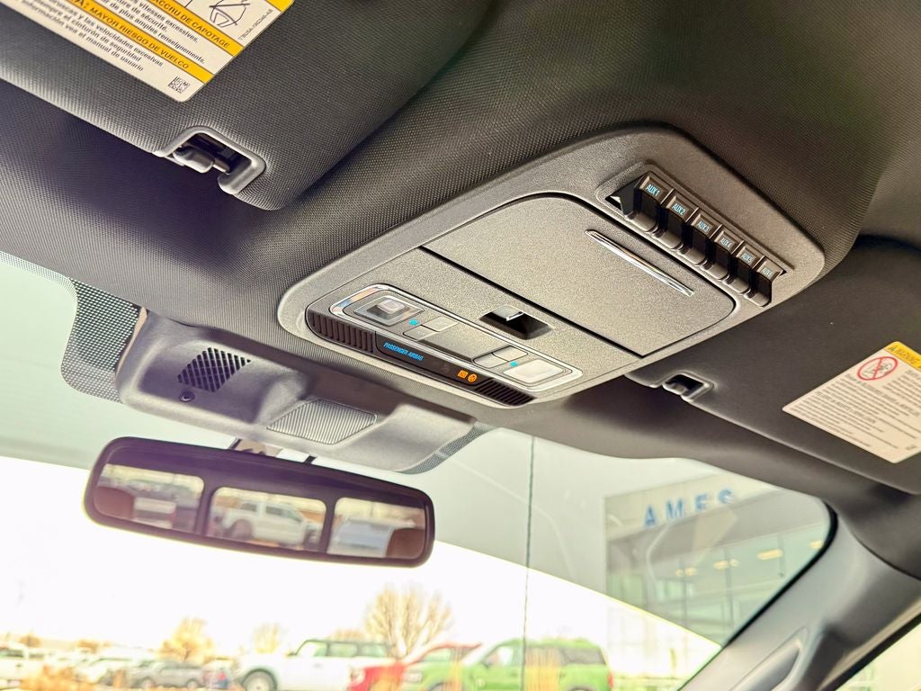 2025 Ford F-350SD Lariat DRW