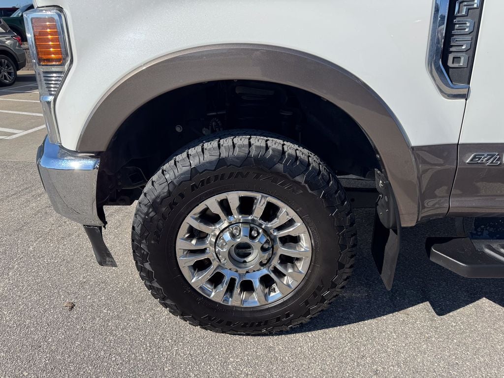 2022 Ford F-350SD Lariat