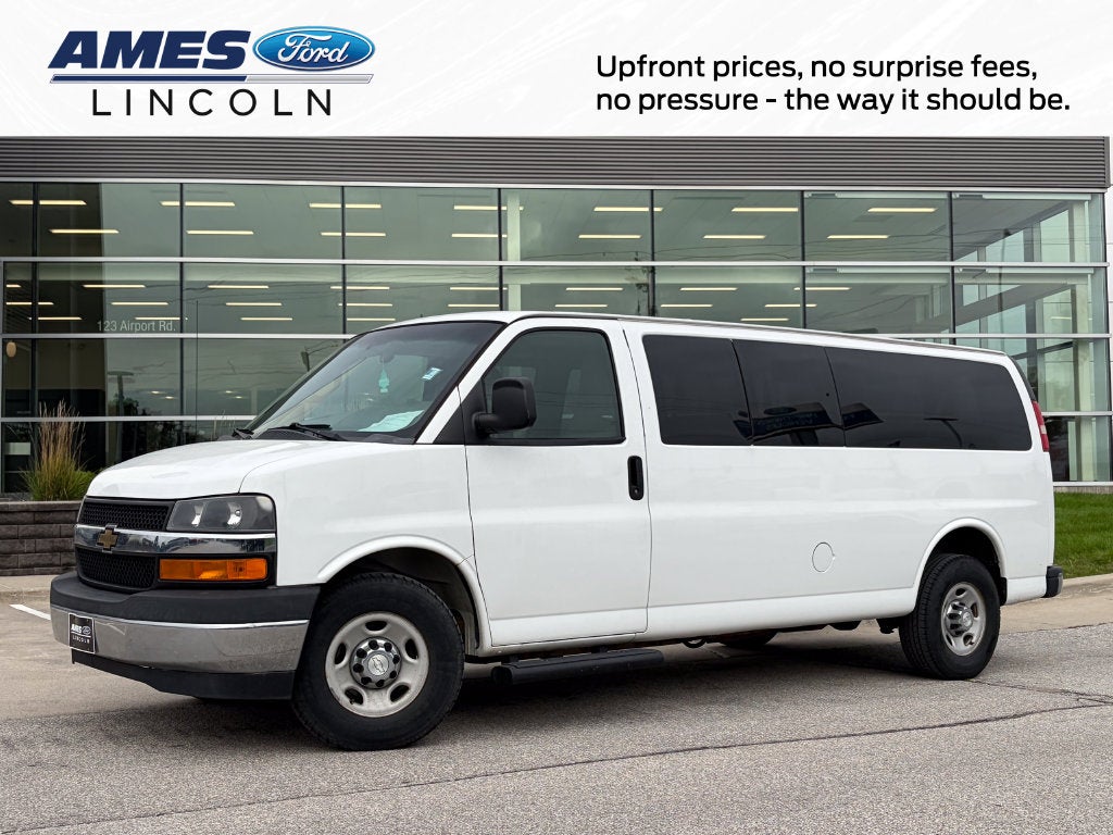 2017 Chevrolet Express 3500 LT Passenger