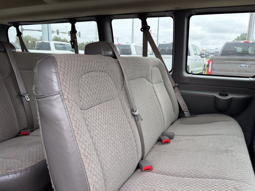 2017 Chevrolet Express 3500 LT Passenger