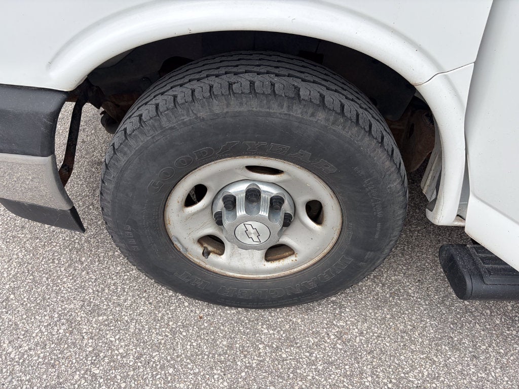 2017 Chevrolet Express 3500 LT Passenger