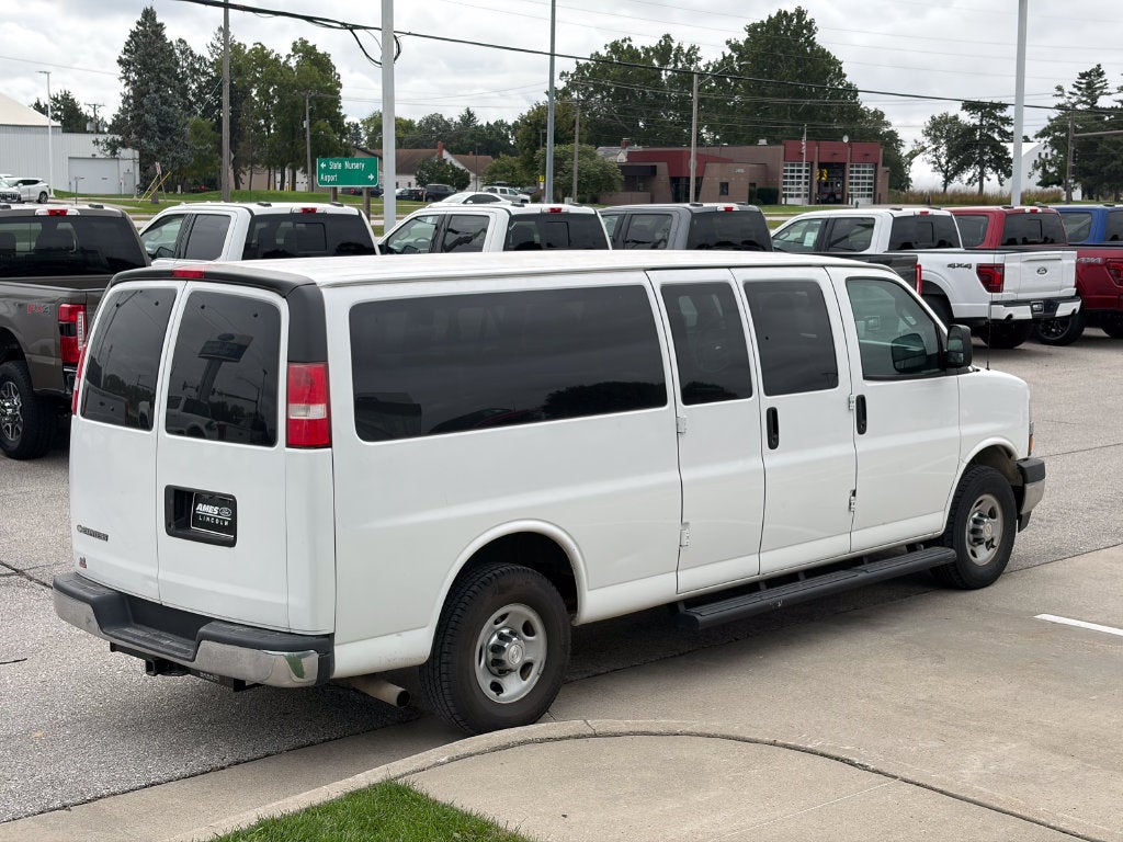 2017 Chevrolet Express 3500 LT Passenger