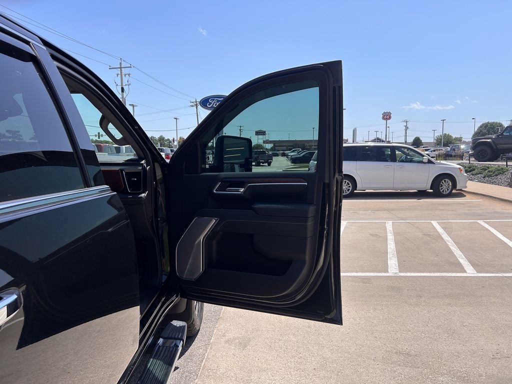 2025 GMC Sierra 2500HD Denali