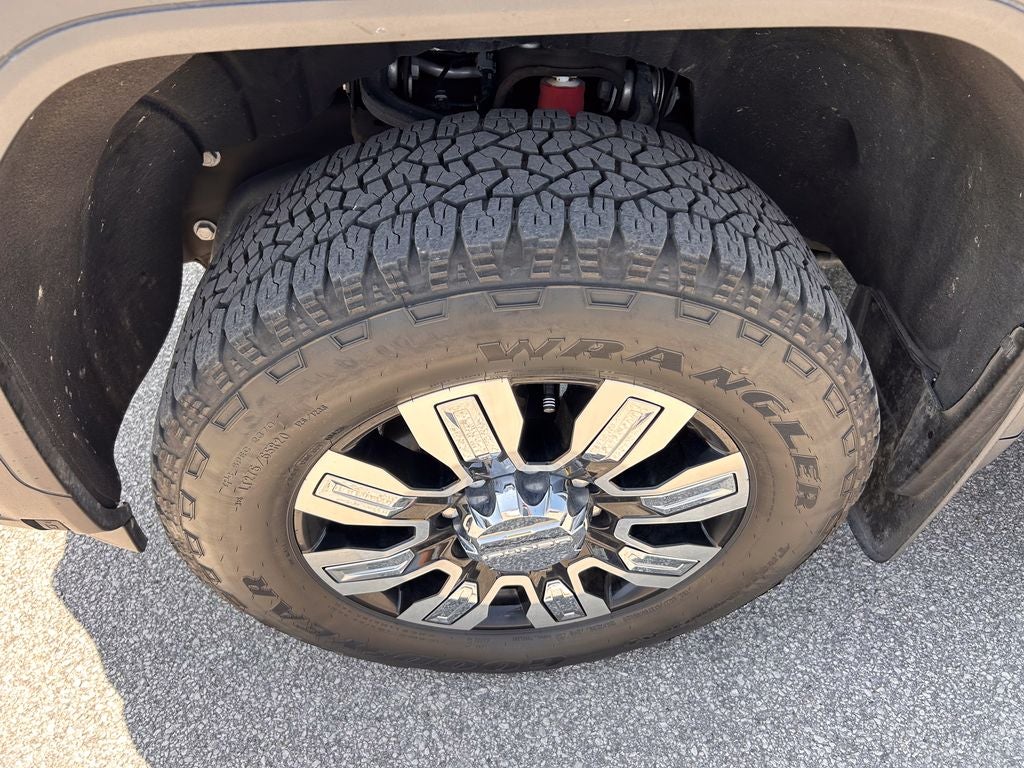 2025 GMC Sierra 2500HD Denali