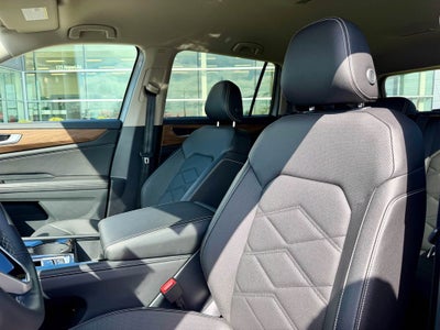 2025 Volkswagen Atlas 2.0T SE w/Technology