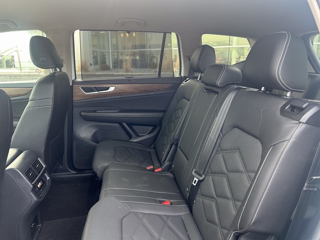 2025 Volkswagen Atlas 2.0T SE w/Technology