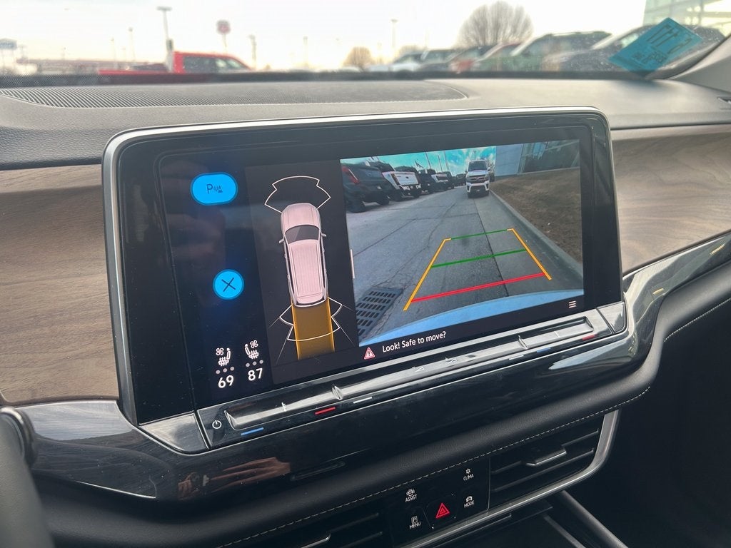 2025 Volkswagen Atlas 2.0T SE w/Technology