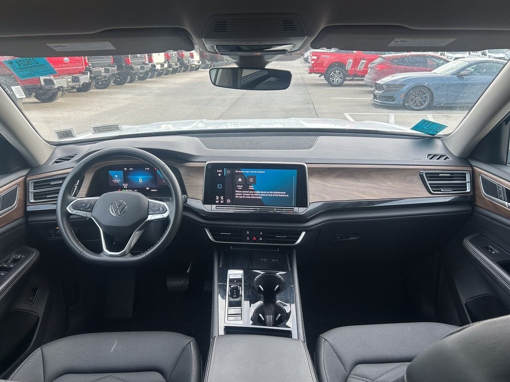 2025 Volkswagen Atlas 2.0T SE w/Technology