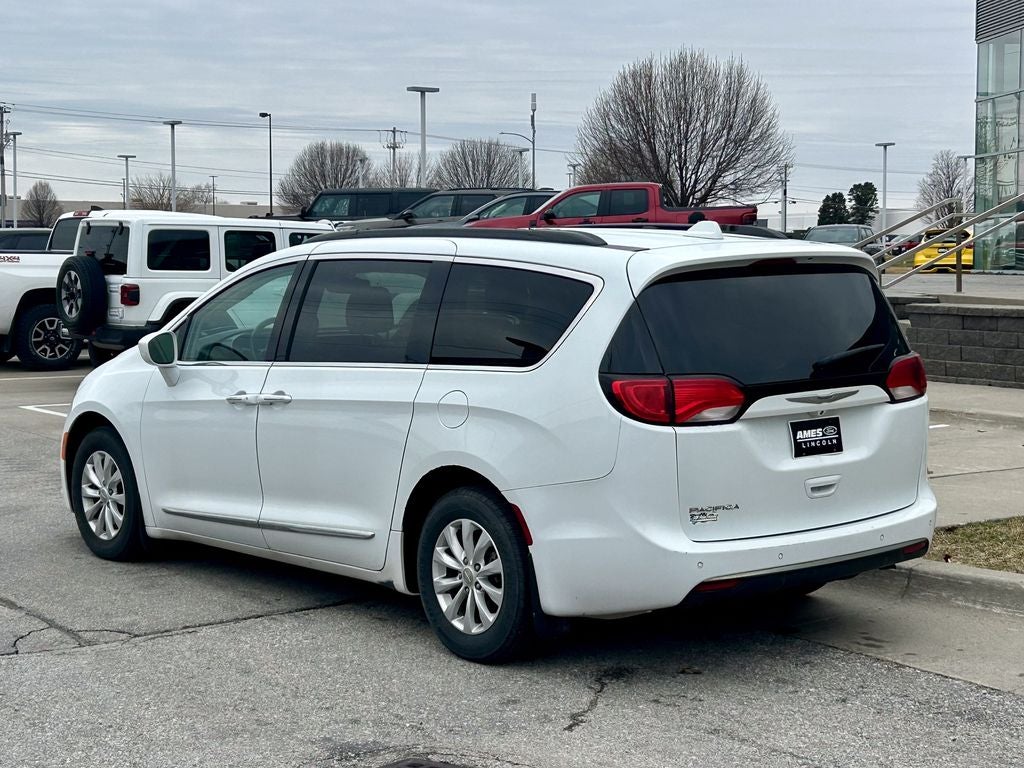 2017 Chrysler Pacifica Touring L