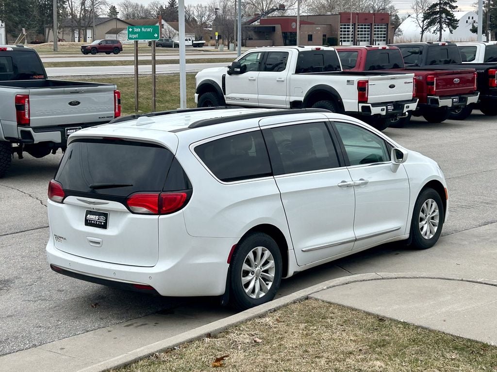 2017 Chrysler Pacifica Touring L