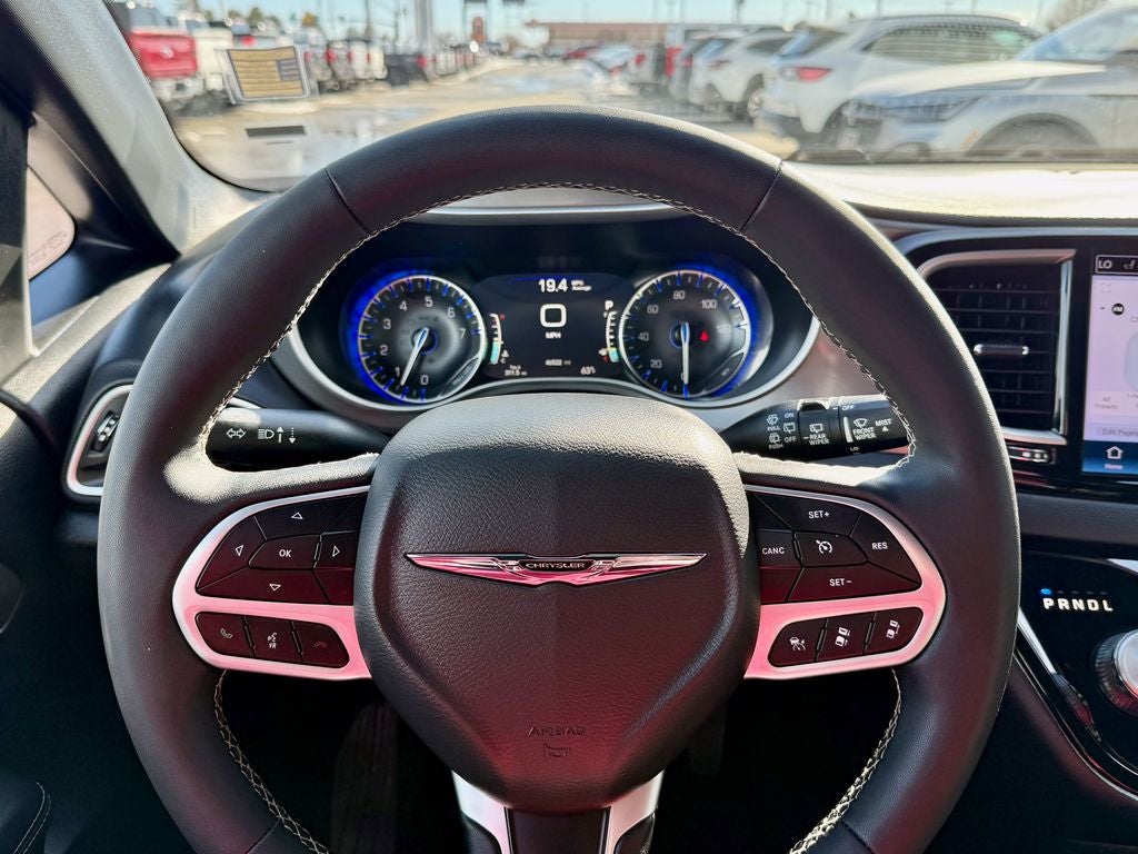 2025 Chrysler Pacifica Select