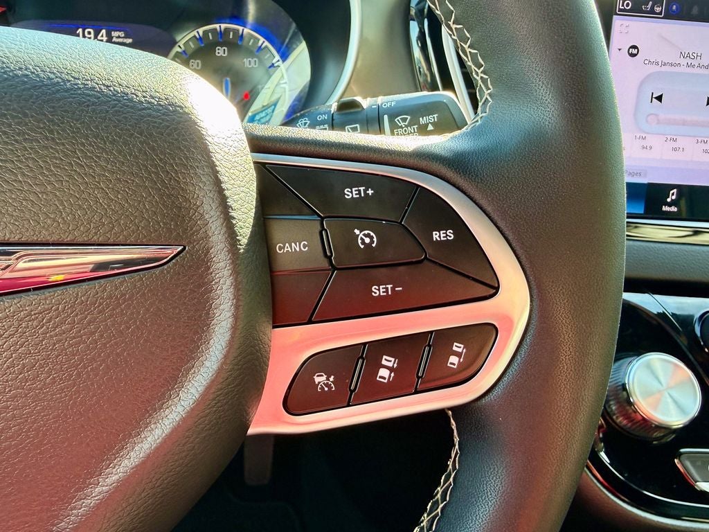 2025 Chrysler Pacifica Select