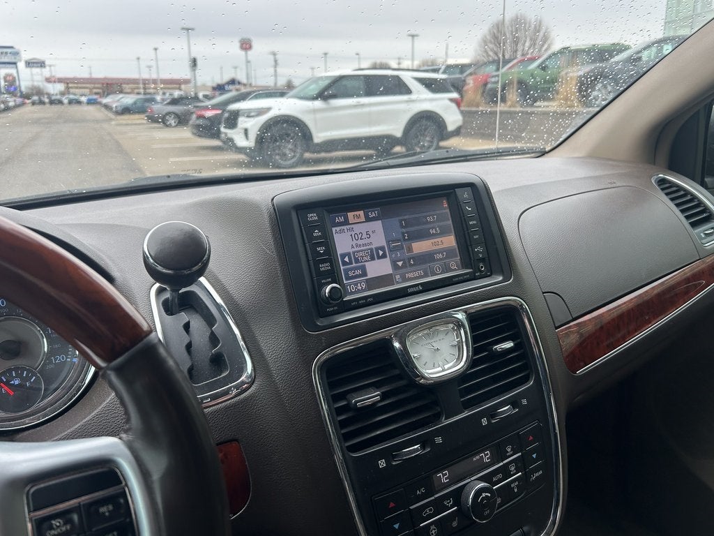 2012 Chrysler Town & Country Limited