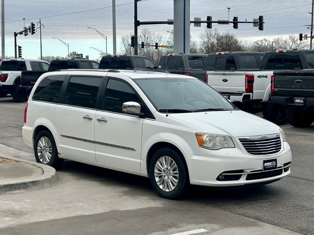 2012 Chrysler Town & Country Limited