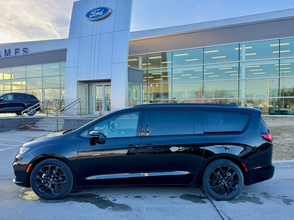 2025 Chrysler Pacifica Limited