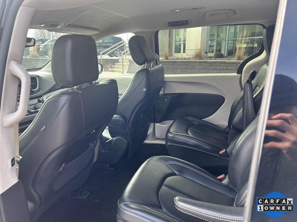 2024 Chrysler Pacifica Hybrid Select