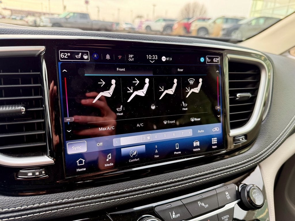 2024 Chrysler Pacifica Hybrid Select