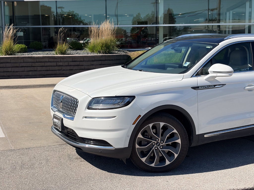 2022 Lincoln Nautilus Reserve
