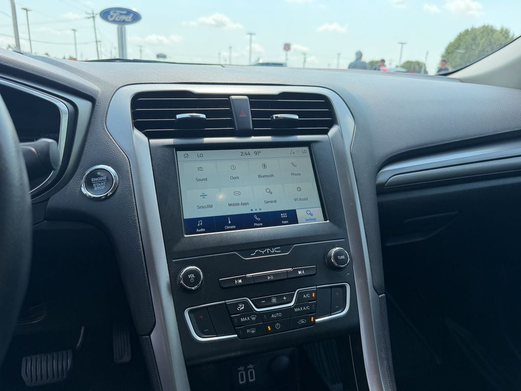 2020 Ford Fusion SE