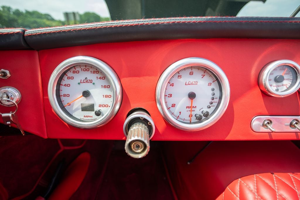 2010 Lucra LC470 Base