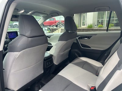 2023 Toyota RAV4 Hybrid XLE