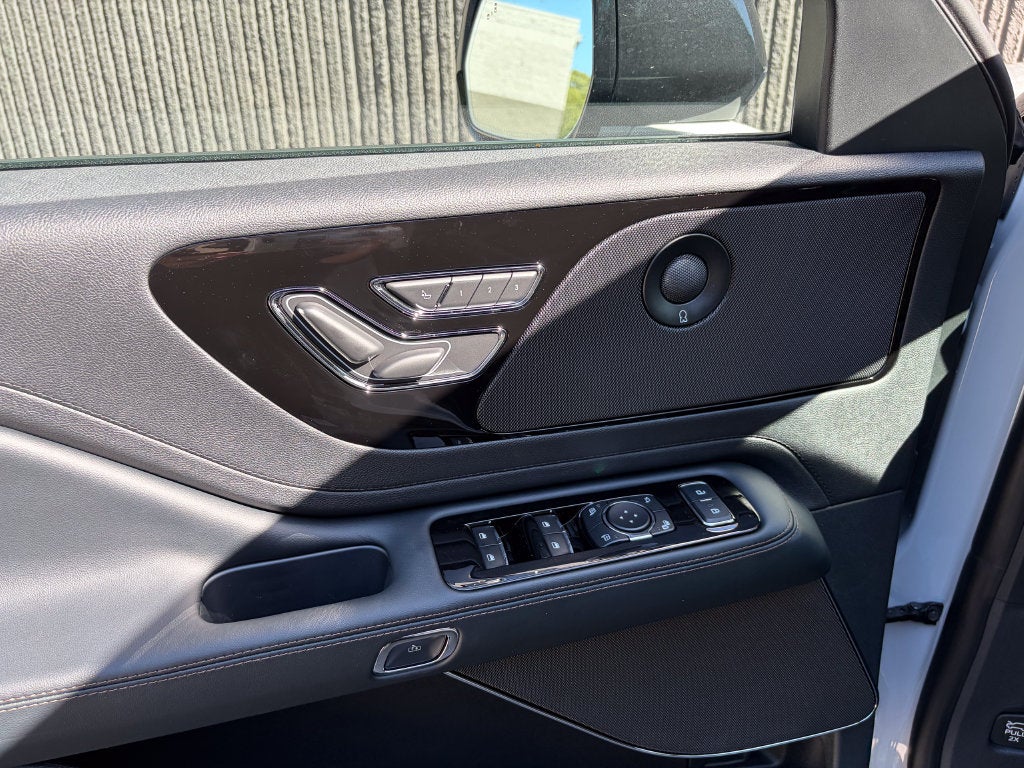 2027 Lincoln Aviator Premiere Premium