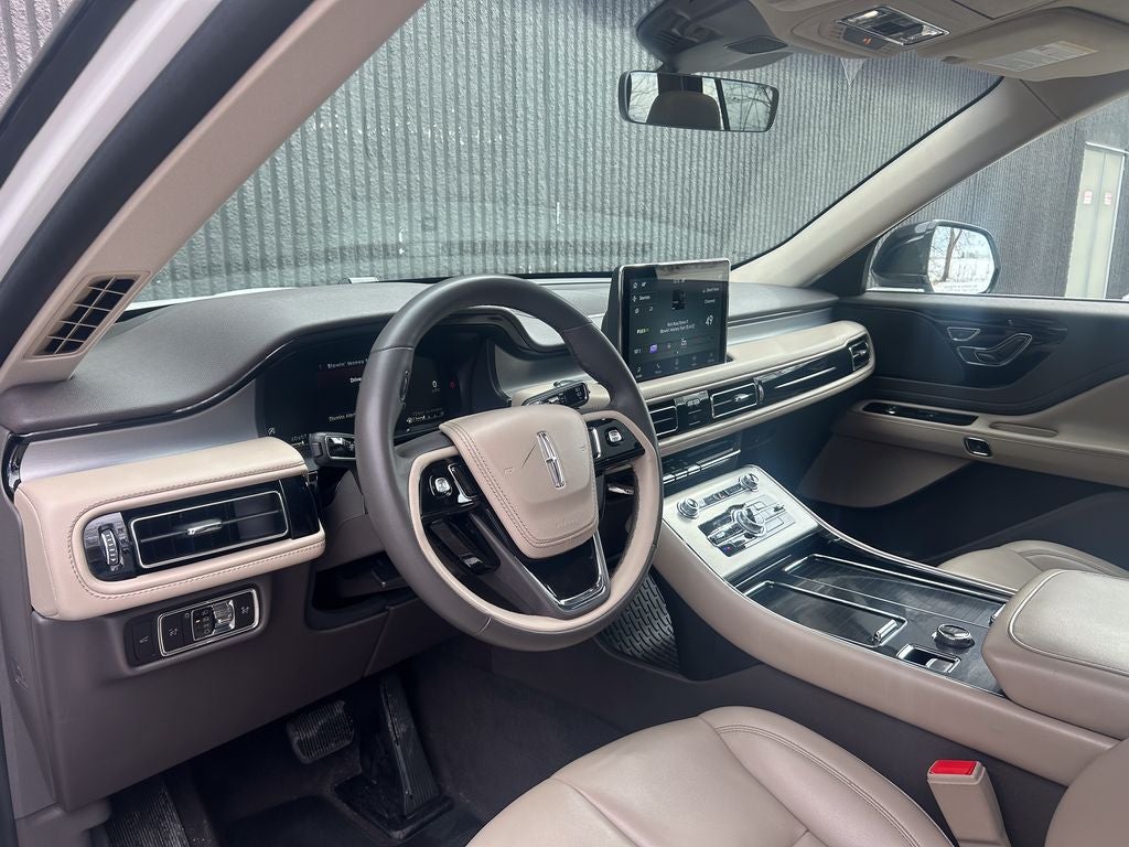 2023 Lincoln Aviator Standard