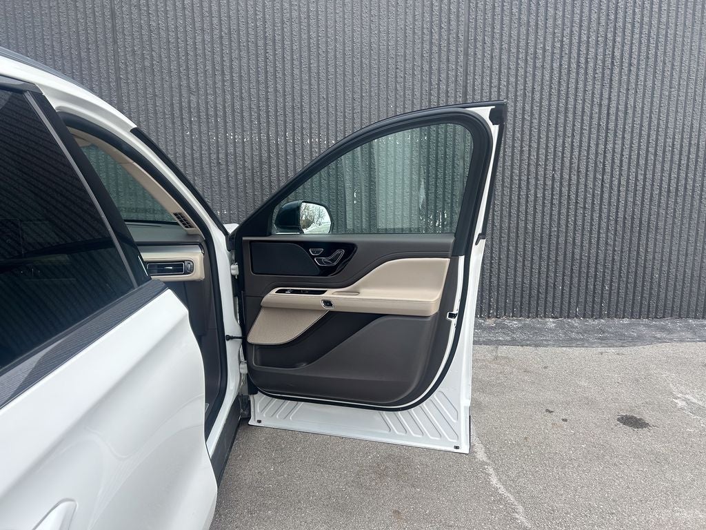 2023 Lincoln Aviator Standard