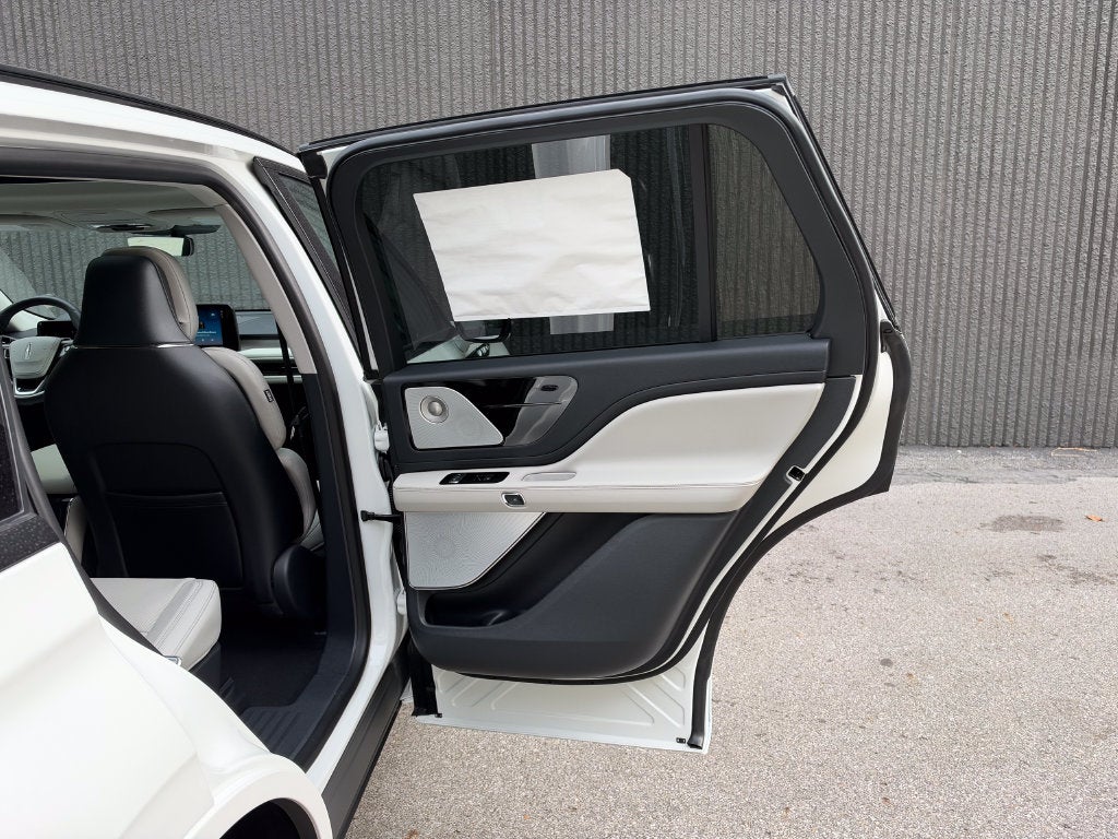 2027 Lincoln Aviator Reserve