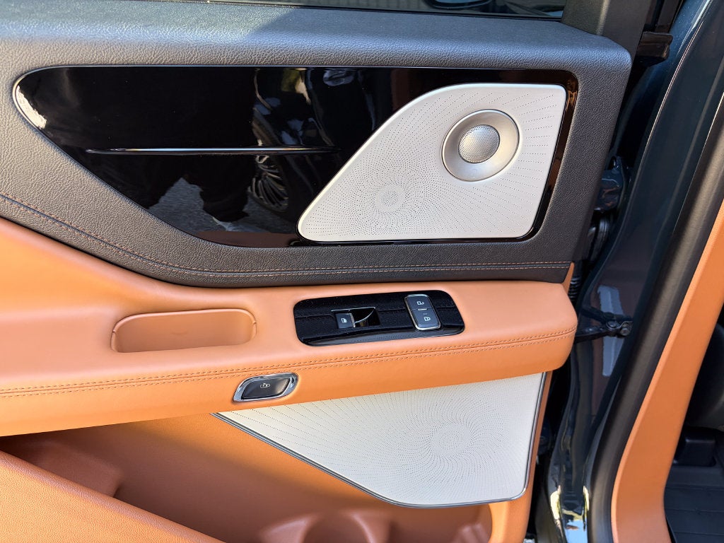 2027 Lincoln Aviator Black Label Premium