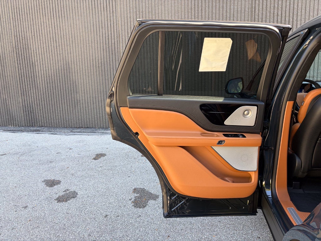 2027 Lincoln Aviator Black Label Premium