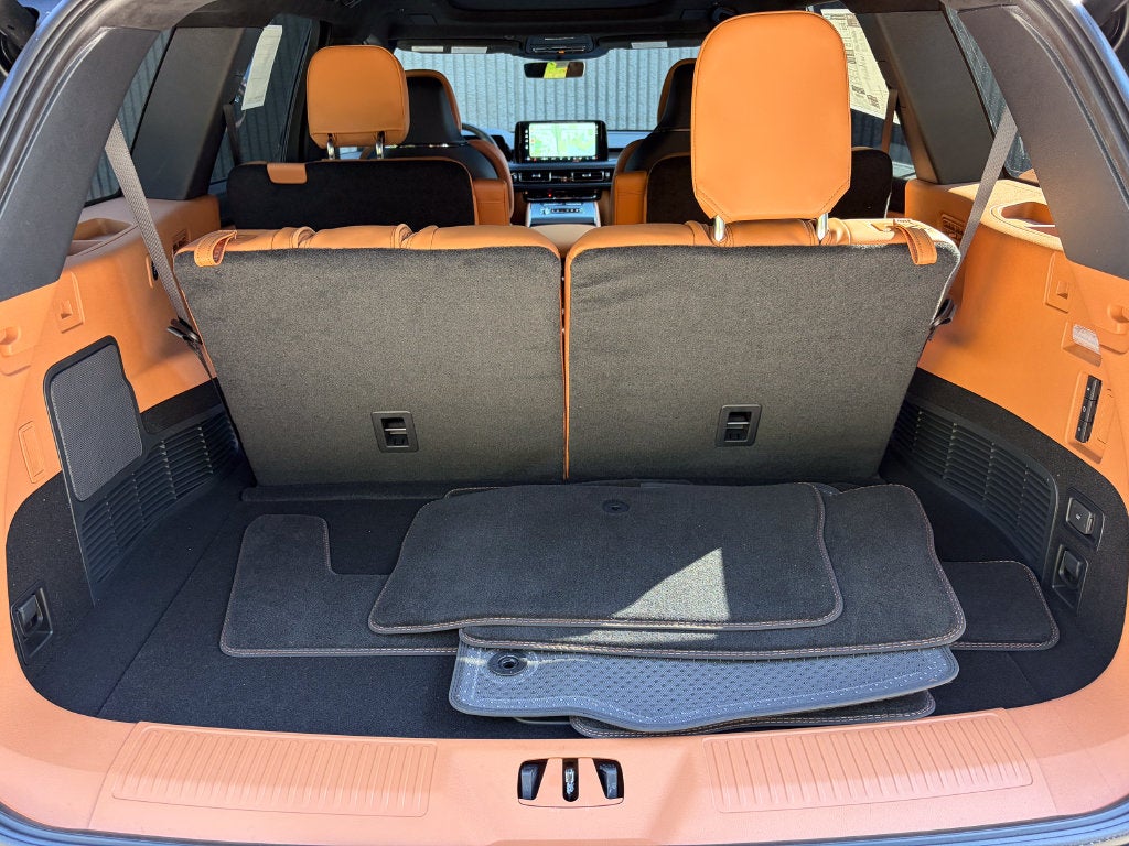 2027 Lincoln Aviator Black Label Premium
