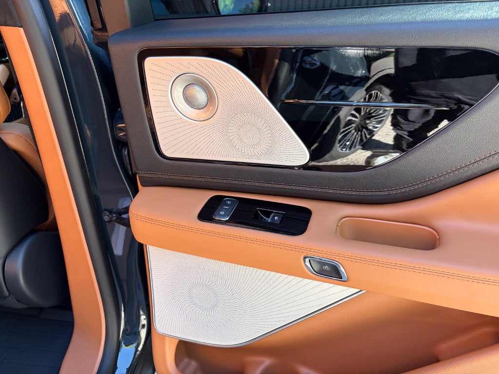2027 Lincoln Aviator Black Label Premium